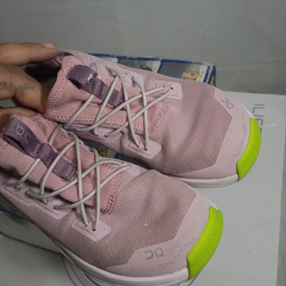 On Cloud Kids Shoes Size 1.5 Girls Shoes - Picture 7 of 8